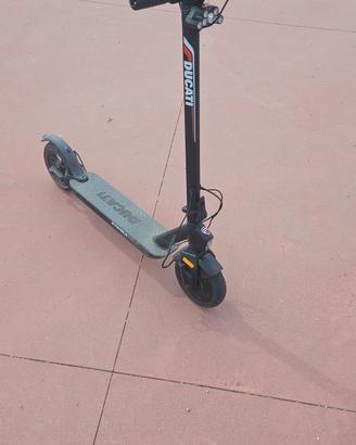Monopattino Ducati Pro 2 Plus – Da sistemare 