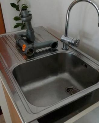 lavandino in acciaio con sifone e rubinetto 