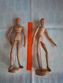 Coppia manichini in legno snodabili - 32 cm
