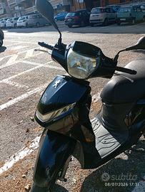 Scooter Peugeot benville 125 cc di ago 2019