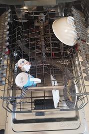 LAVASTOVIGLIE  WHIRLPOOL