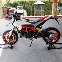 Ducati hypermotard 939