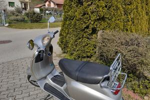 piaggio vespa et4 150