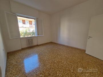 Quadrilocale non arredato a Scandicci con 94 mq