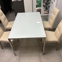 Tavolo ikea piano in vetro