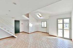 TRILOCALE CON DOPPIO BOX IN CENTRO!!