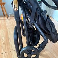 Passeggino reversibile compatto