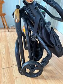 Passeggino reversibile compatto