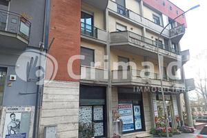 Locale commerciale - Via delle Puglie