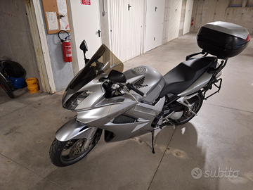 Moto honda vfr 800 v-tec