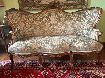 Divano vintage, disegno floreale