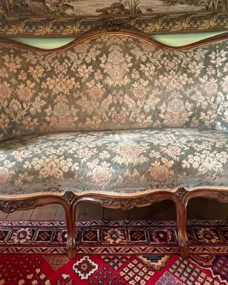 Divano vintage, disegno floreale