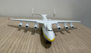 Modellino in metallo Antonov An-225 Mryia