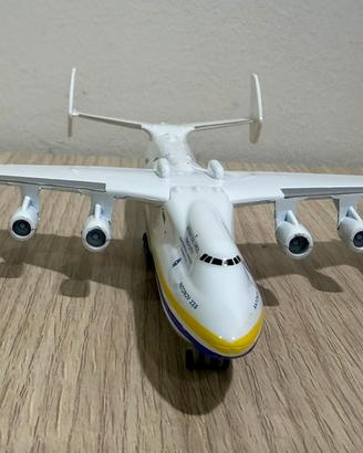 Modellino in metallo Antonov An-225 Mryia