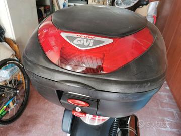 BAULE 35LT GIVI X SCARABEO APRILIA ORIGIALE.