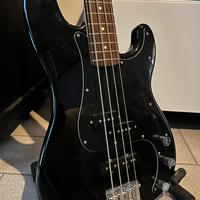 Basso Squier Precision  by Fender