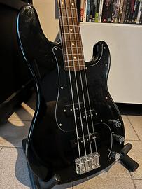 Basso Squier Precision  by Fender