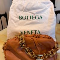 Bottega veneta chain pouch