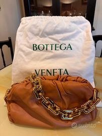 Bottega veneta chain pouch