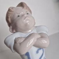 Statuetta calciatore baby porcellana Nao