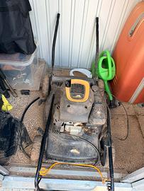 Taglia erba a scoppio benzina