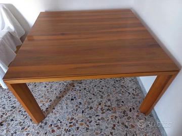 Tavolo  in legno di noce  Design moderno robusto