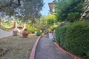 Appartamento di 173 m² con 5 locali e box auto dop