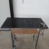 Banco lavoro officina con morsa e ruote