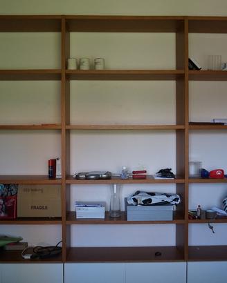 Splendida libreria con armadio angolo e ponte