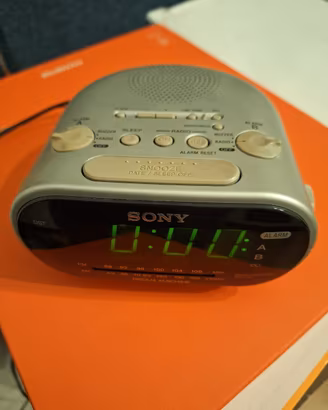 radiosveglia Sony Dream Machine ICF-C318