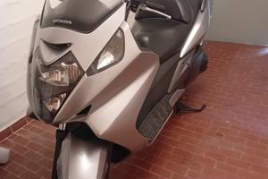 Honda SilverWing 400