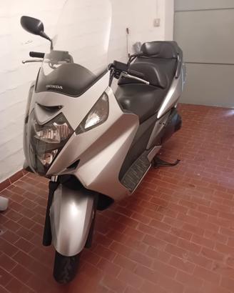Honda SilverWing 400