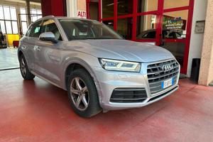 Audi Q5 2.0 TDI 150 CV Business