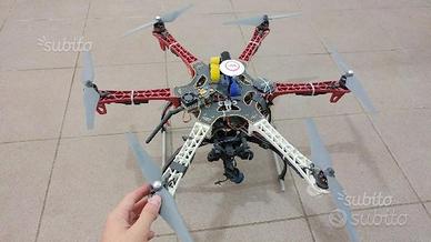 Drone esacottero DJI F550 con radiocomando lcd