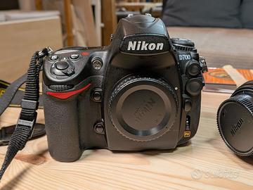 Nikon D700 con Obiettivi e Accessori