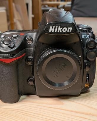 Nikon D700 con Obiettivi e Accessori