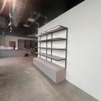 Scaffalatura design in ferro verniciato e legno