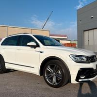 Volkswagen Tiguan II 1.6 tdi Sport 115cv R-Line
