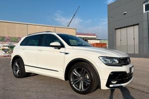 Volkswagen Tiguan II 1.6 tdi Sport 115cv R-Line