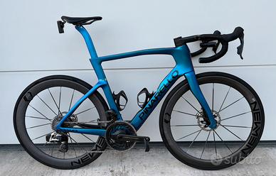 Pinarello DOGMA F 2025 SRAM RED AXS E1
