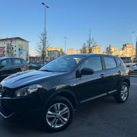 Nissan Qashqai 1.5 dCi economica navigatore