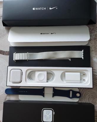Apple Watch 4 Nike edition 44mm Silver Alluminium