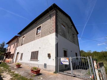 VILLA A SCHIERA D'ANGOLO A SAN PIO DELLE CAMERE