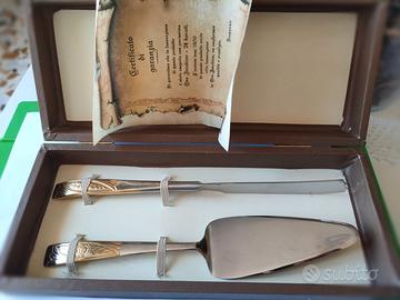 Coltello e spatola inoxpran con rilievo in oro 24k