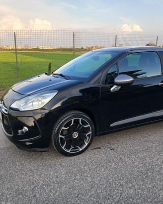 Ds DS3 3 1.2 VTi 82 Just Black full optional