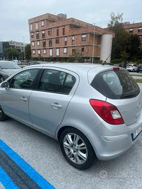Opel Corsa 1.2 benzina/GPL