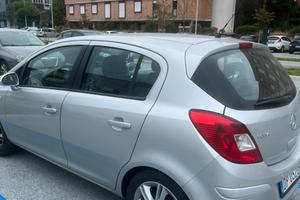 Opel Corsa 1.2 benzina/GPL