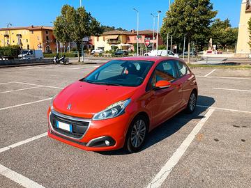 Peugeot 208 benzina