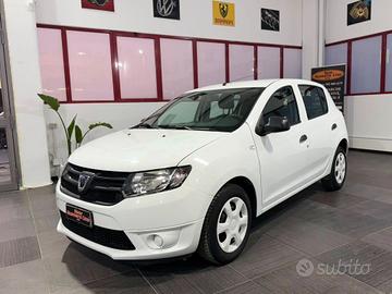 Dacia Sandero 1.2 benzina 75CV Serie Speciale Laur