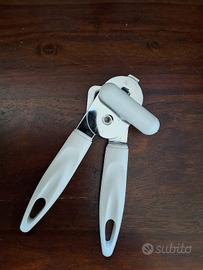 Apriscatole con levacapsule